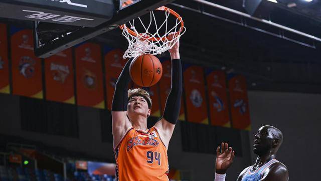 今晚体能课后，浙江稠州状态回暖备战德甲，目标明确，更衣室氛围转暖的简单介绍